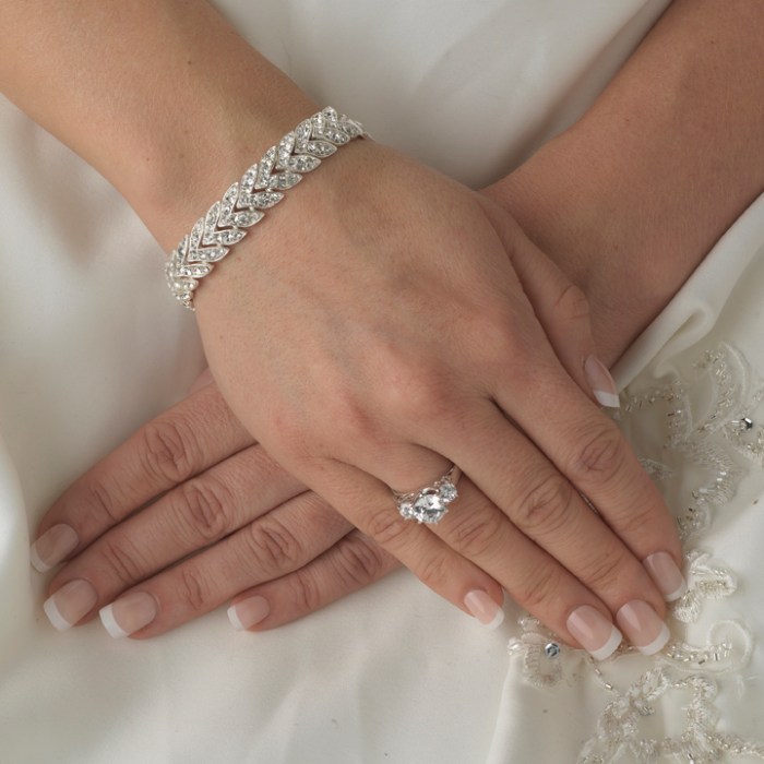 Jewelry to wear with strapless wedding dress