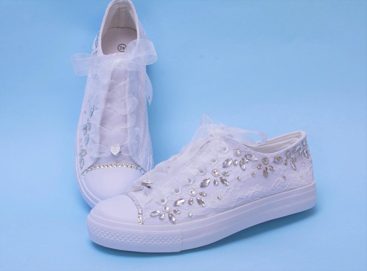 Wedding dress with sneakers